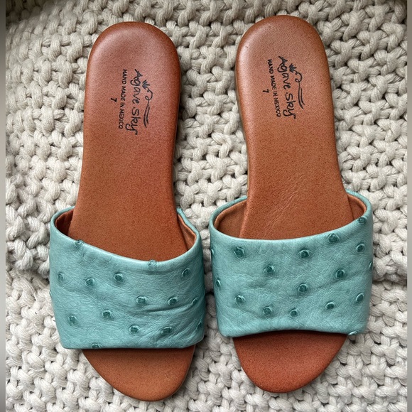 Agave Sky Genuine Ostrich Sandals - Picture 3 of 5